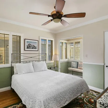 821 West Bay Avenue Villa